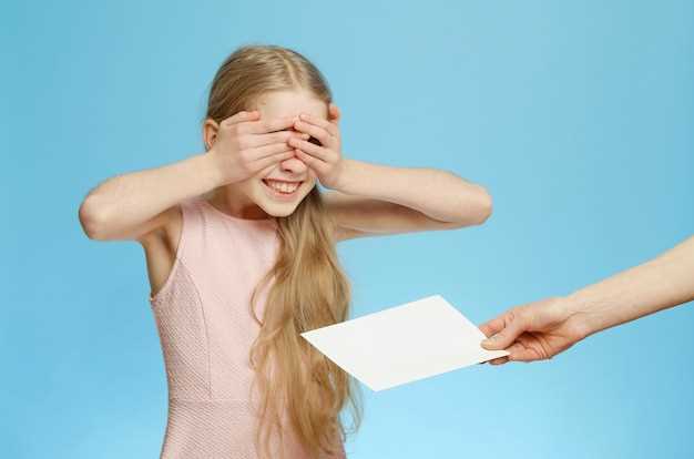 Причины, последствия и решения, если ребенок съел бумагу
