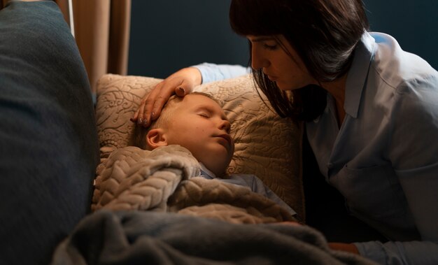 Срок лечения новорожденных при желтушке под лампой